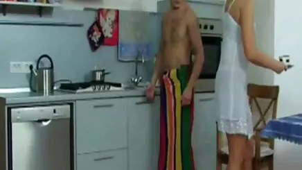 Baston ve amator porno turk performans