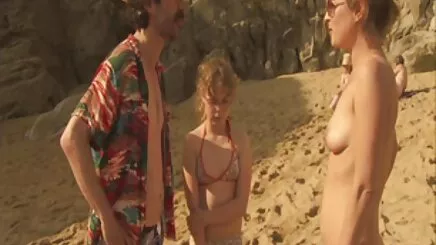 Ganimet amatör gerçek porno sarışın siyah horoz alır