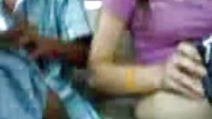 Seksi amatör porno hd kedi kamera üzerinde dans