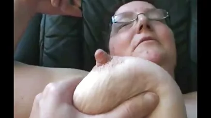 Şanslı adam almak bir oral seks itibaren iki güzel amatör porn türk people